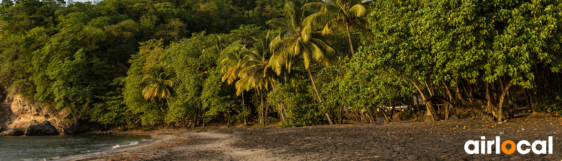 Plage sable noir martinique