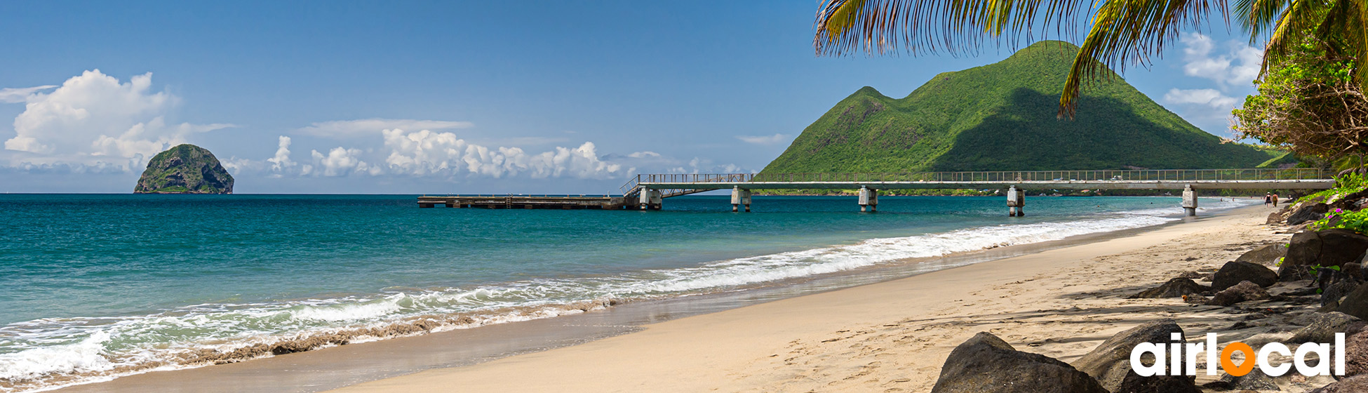 Plage sable noir martinique