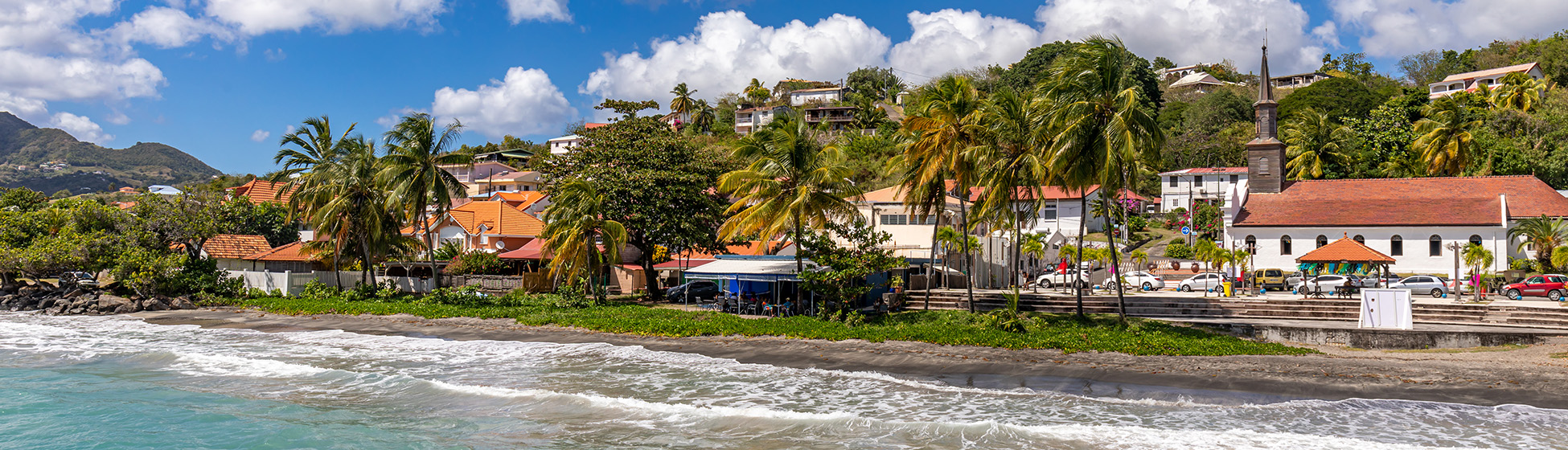 Plage sable noir martinique