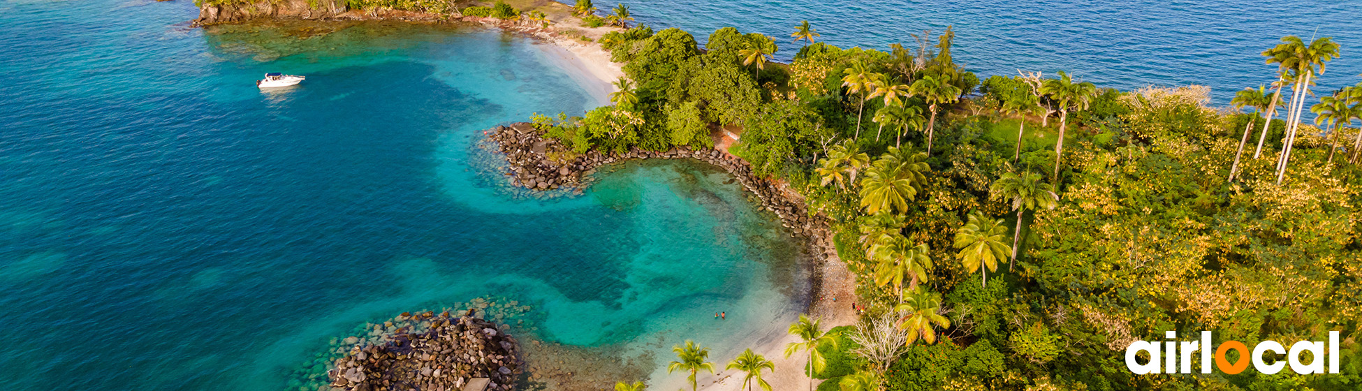 Plage noire martinique