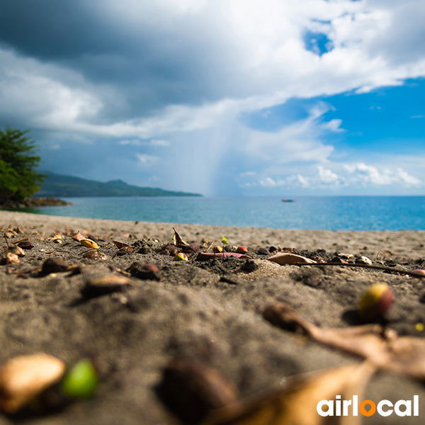 Plage noire martinique